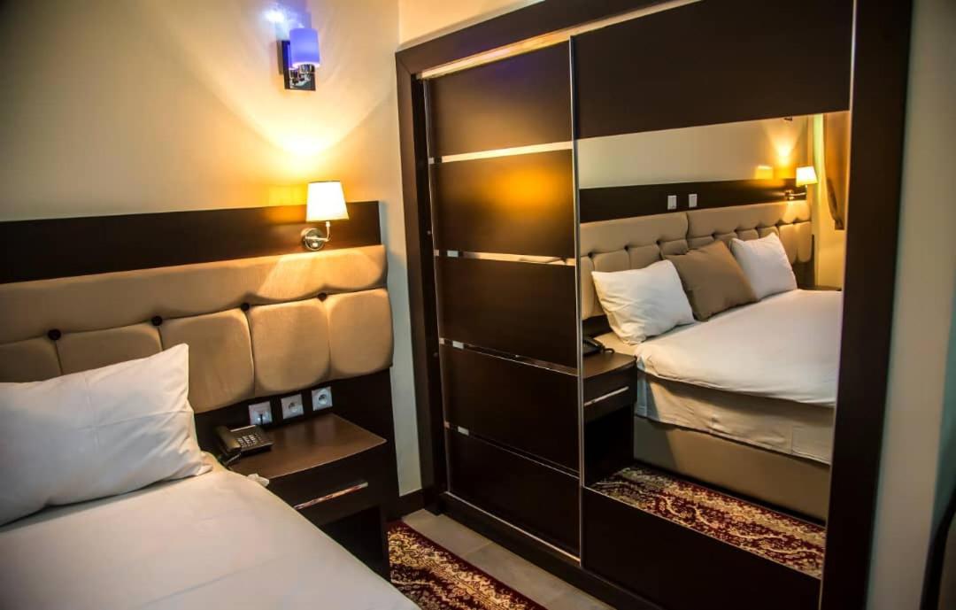 Hotel Univers 3 Aeroport Luxe Niamey Ngoại thất bức ảnh