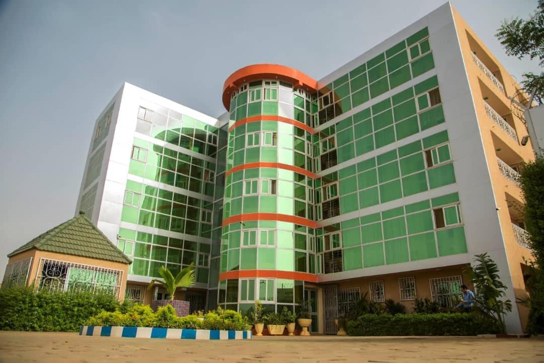 Hotel Univers 3 Aeroport Luxe Niamey Ngoại thất bức ảnh