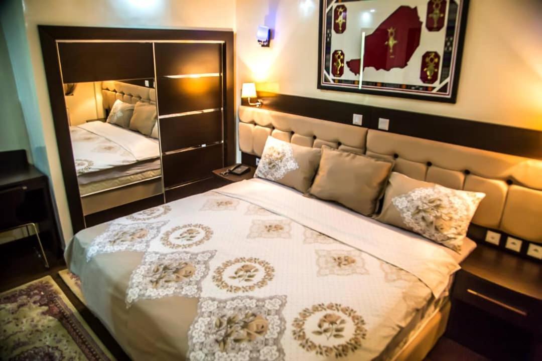 Hotel Univers 3 Aeroport Luxe Niamey Ngoại thất bức ảnh