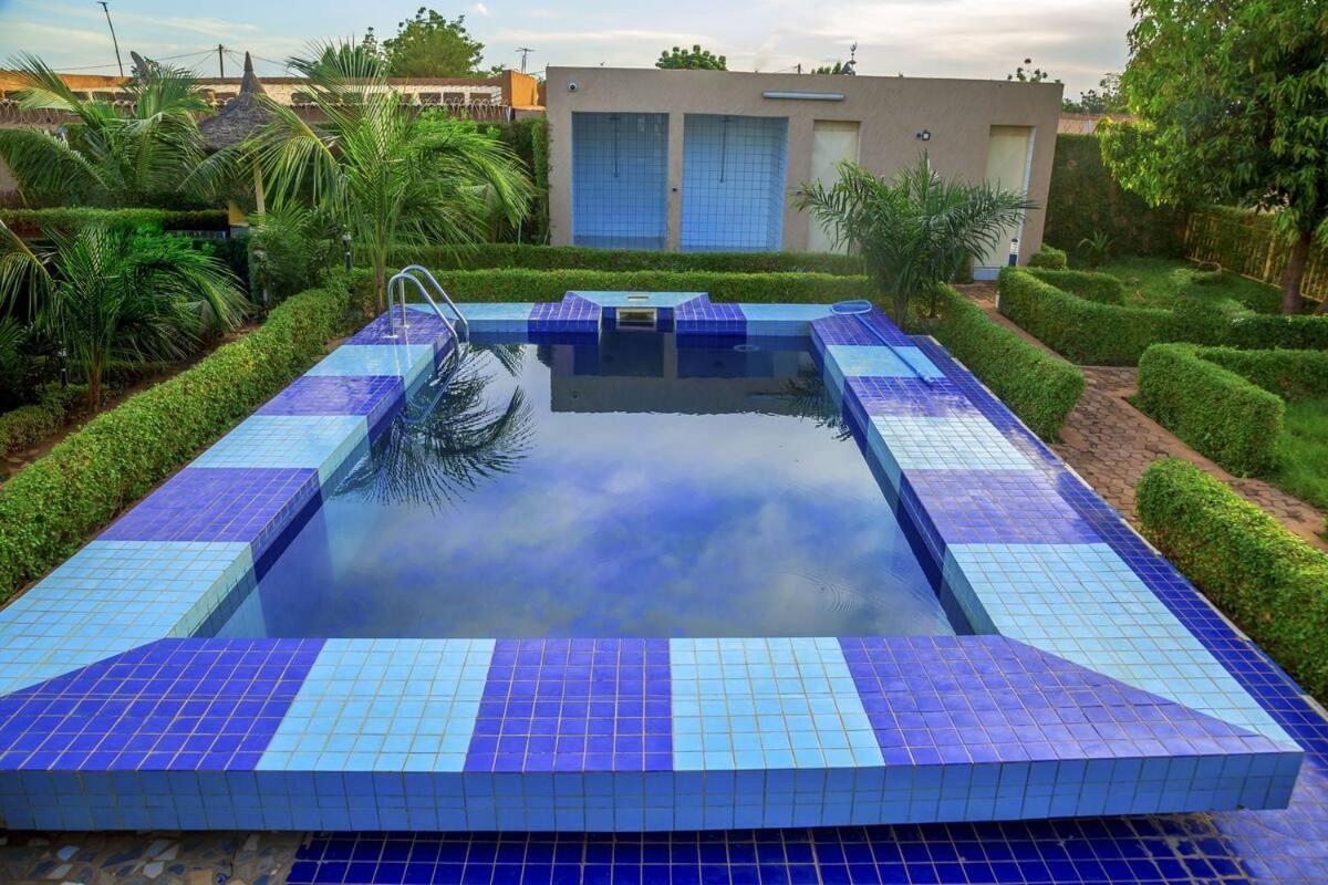 Hotel Univers 3 Aeroport Luxe Niamey Ngoại thất bức ảnh